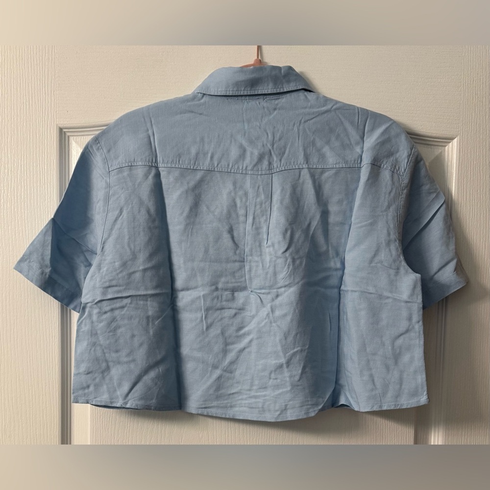 H&M Light Blue Cropped oversized LINEN-BLEND SHIRT - Picture 2 of 8